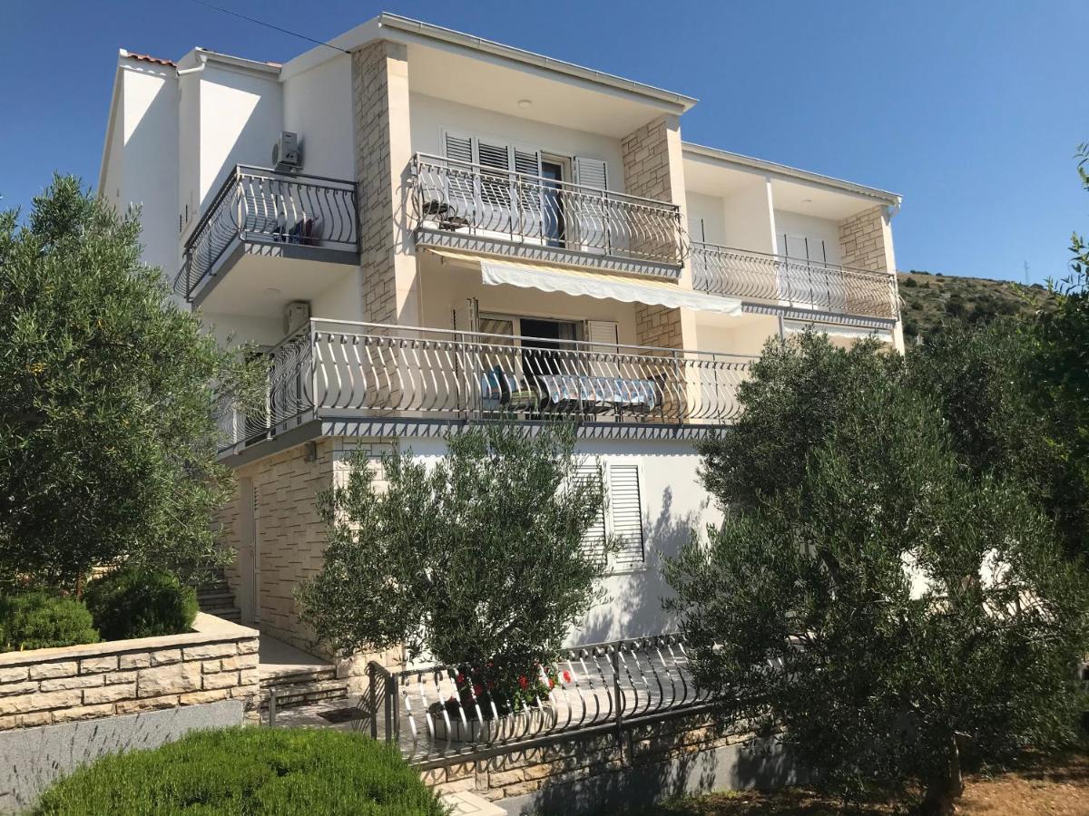 Residence Villa Irena Apartments トロギール エクステリア 写真