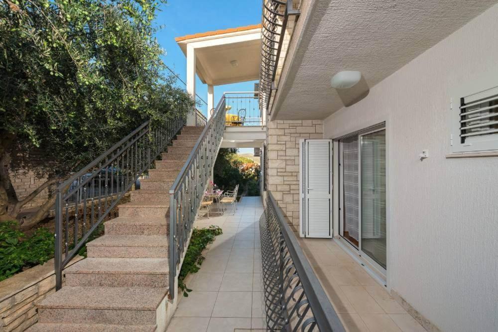 Residence Villa Irena Apartments トロギール エクステリア 写真