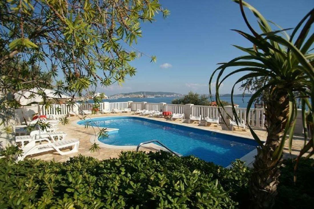 Residence Villa Irena Apartments トロギール エクステリア 写真